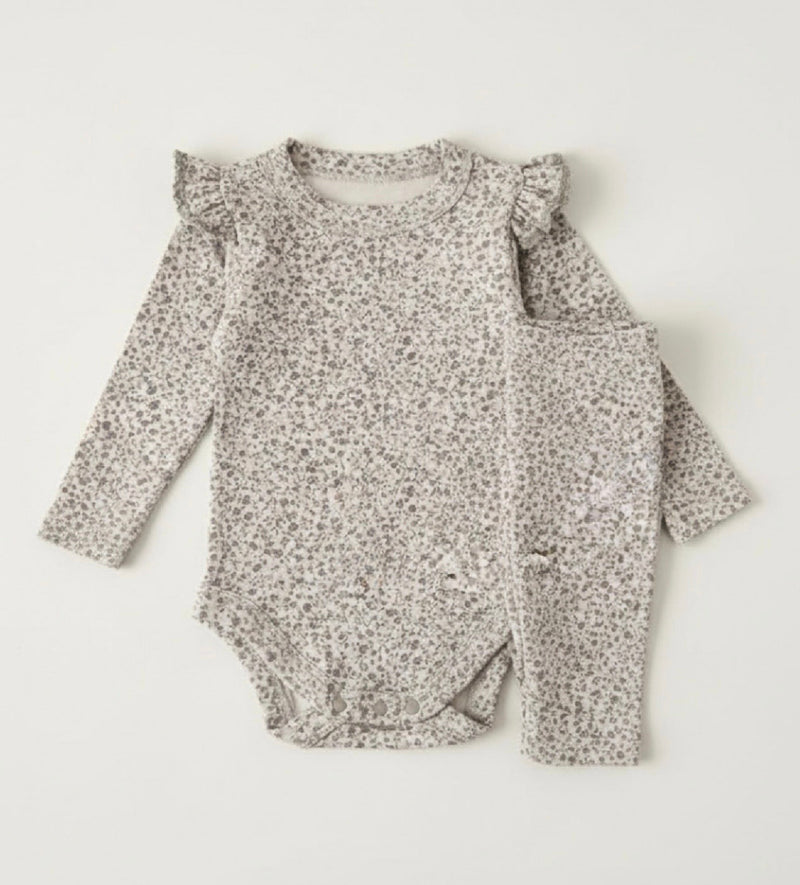 Load image into Gallery viewer, 3-piece floral spring baby girl set – Kali
