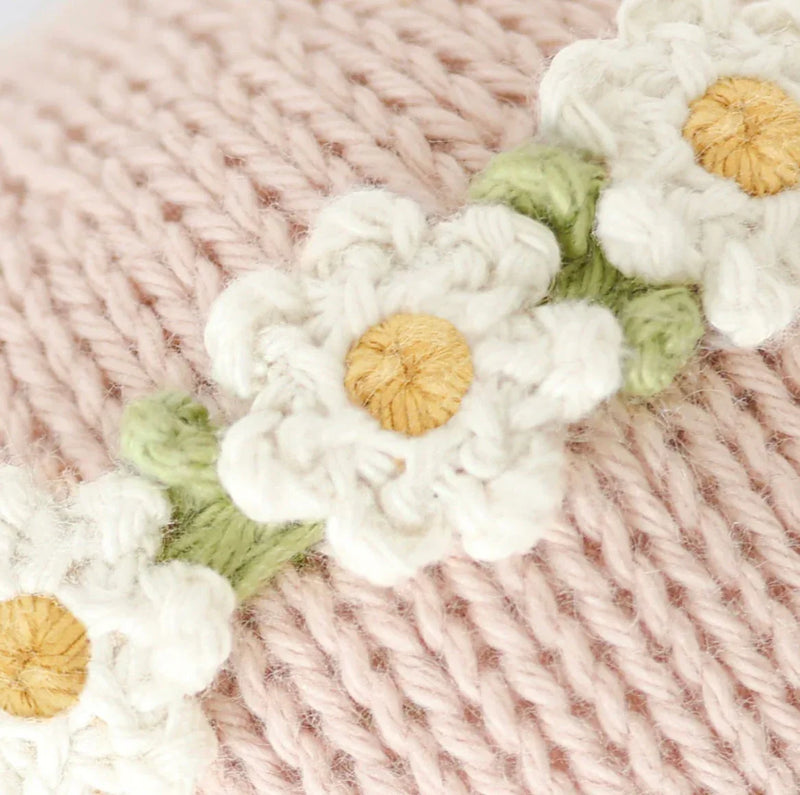 Load image into Gallery viewer, Peluche - Bébé lapin rose avec couronne de fleurs - Cuddle + Kind - Boutique Kaki Lilas
