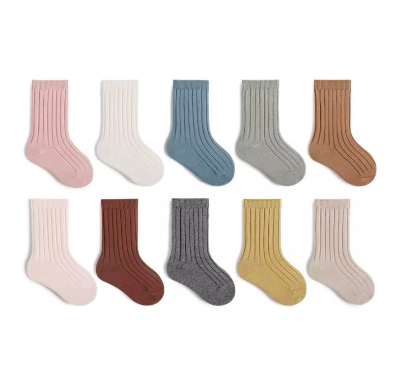 Load image into Gallery viewer, 🧦 Chaussettes en coton peigné pour bébé et enfants – Douces, confortables et stylées - Boutique Kaki Lilas
