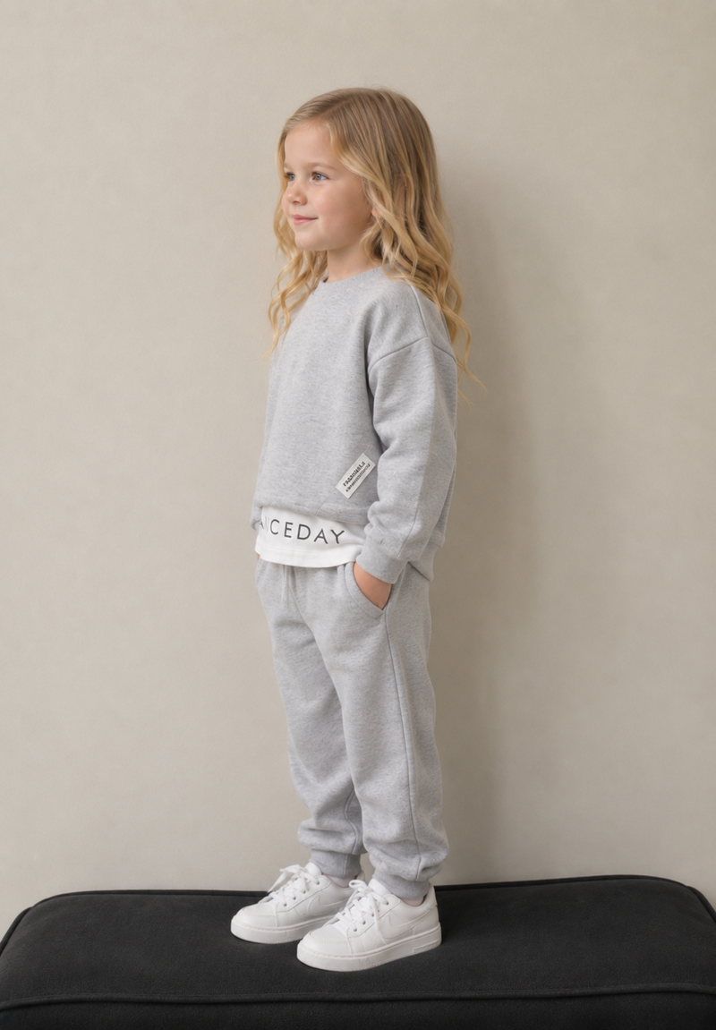Load image into Gallery viewer, Grey fleece two-piece set – Softness &amp; Comfort for girls – Autumn-Winter
