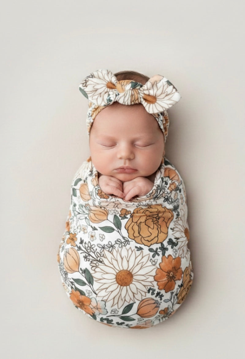Load image into Gallery viewer, Cotton baby cocoon set – blanket, hat, and headband
