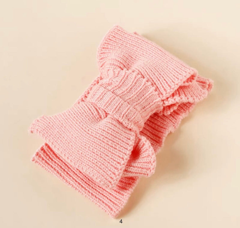 Load image into Gallery viewer, Soft knitted baby gift set – Kali
