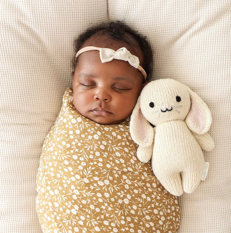 Load image into Gallery viewer, Peluche - Bébé lapin avoine - Cuddle + Kind - Boutique Kaki Lilas
