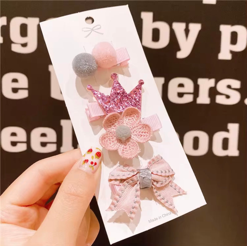 Load image into Gallery viewer, Pack of 3 or 4 cute baby girl hair clips – Kali May
