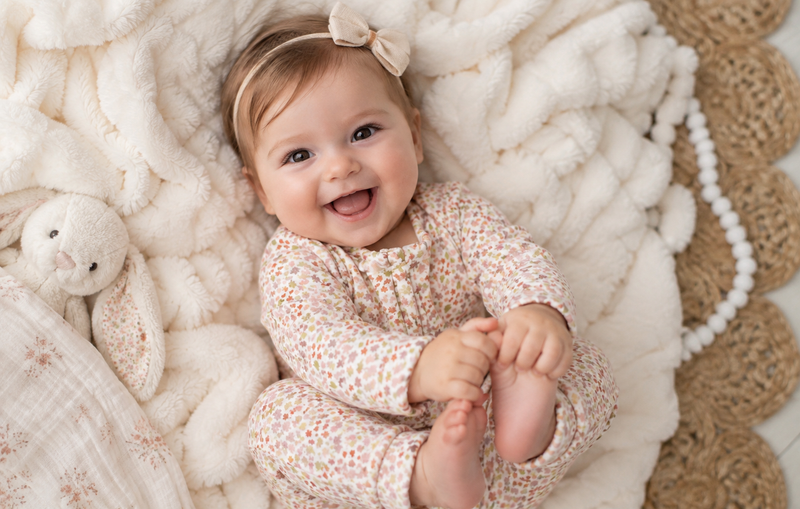 Chargez l'image dans la visionneuse de la galerie, Barboteuse bébé fille en coton bio motif floral rose et lime – Kaki Lilas
