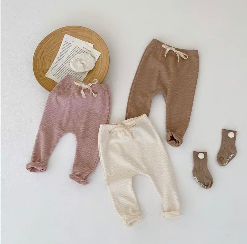 Load image into Gallery viewer, Legging bébé d’automne en coton doux et extensible – Modèle Kali - Boutique Kaki Lilas
