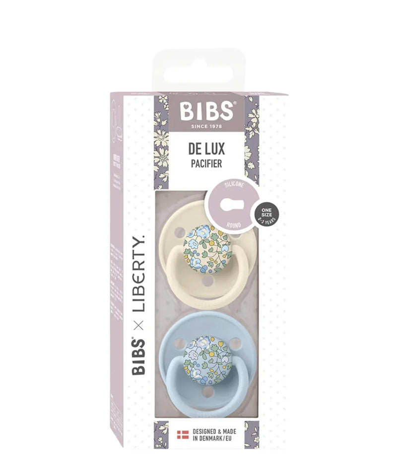 Load image into Gallery viewer, Paquet contenant deux suces Bibs de luxe en silicone Éloise Baby blue - Boutique Kaki Lilas
