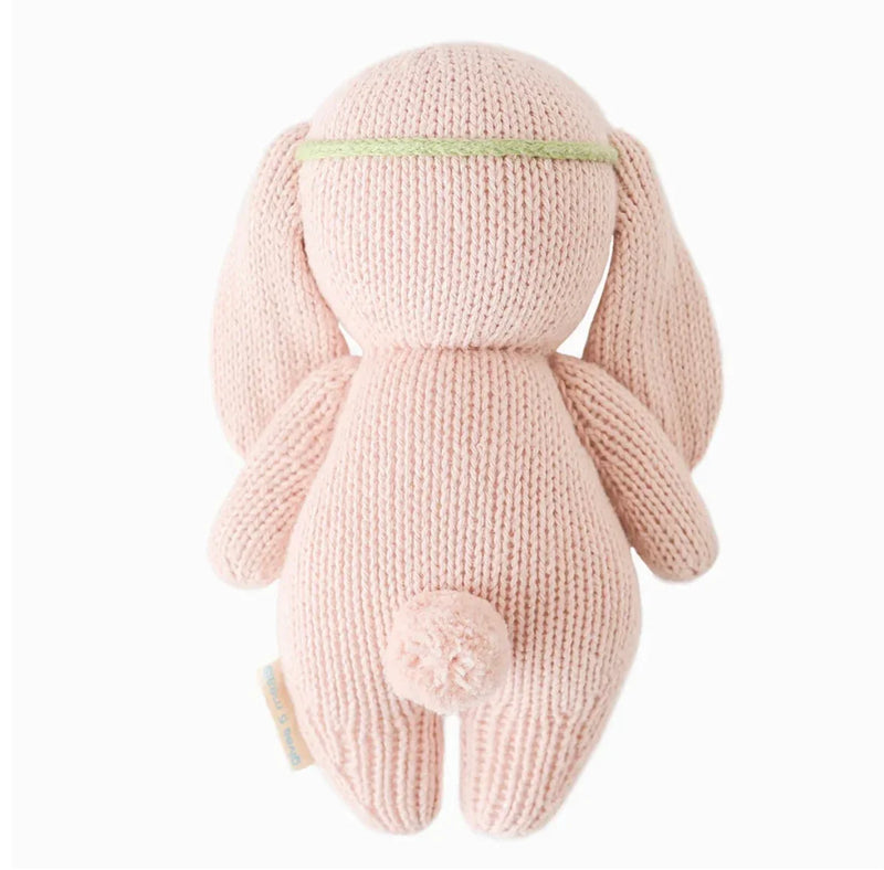 Load image into Gallery viewer, Peluche - Bébé lapin rose avec couronne de fleurs - Cuddle + Kind - Boutique Kaki Lilas
