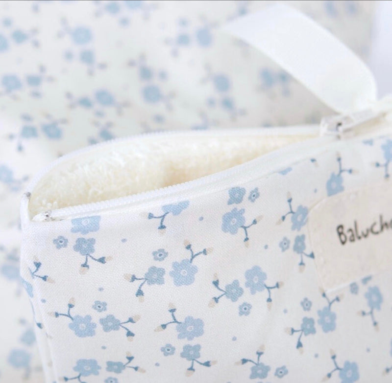 Load image into Gallery viewer, Handmade cosmetic bag medium size blue flowers
