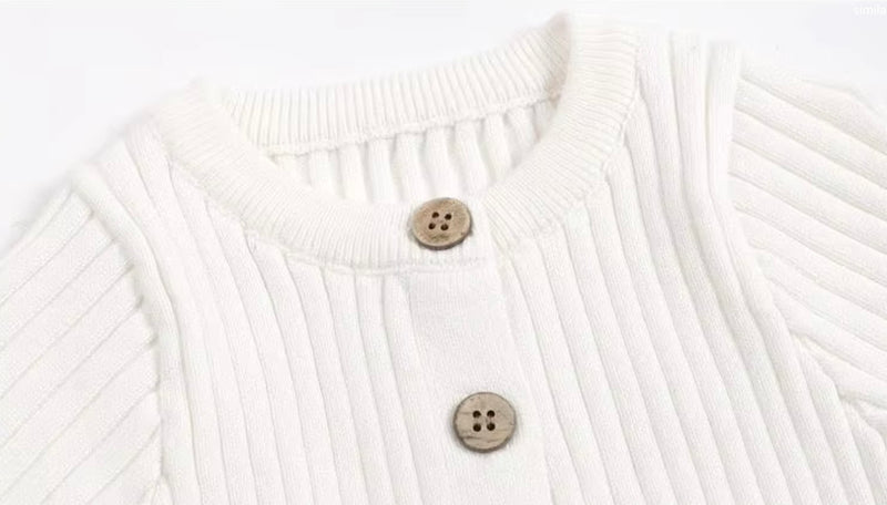 Chargez l'image dans la visionneuse de la galerie, Barboteuse bébé unisexe blanche en tricot de coton – manches longues

